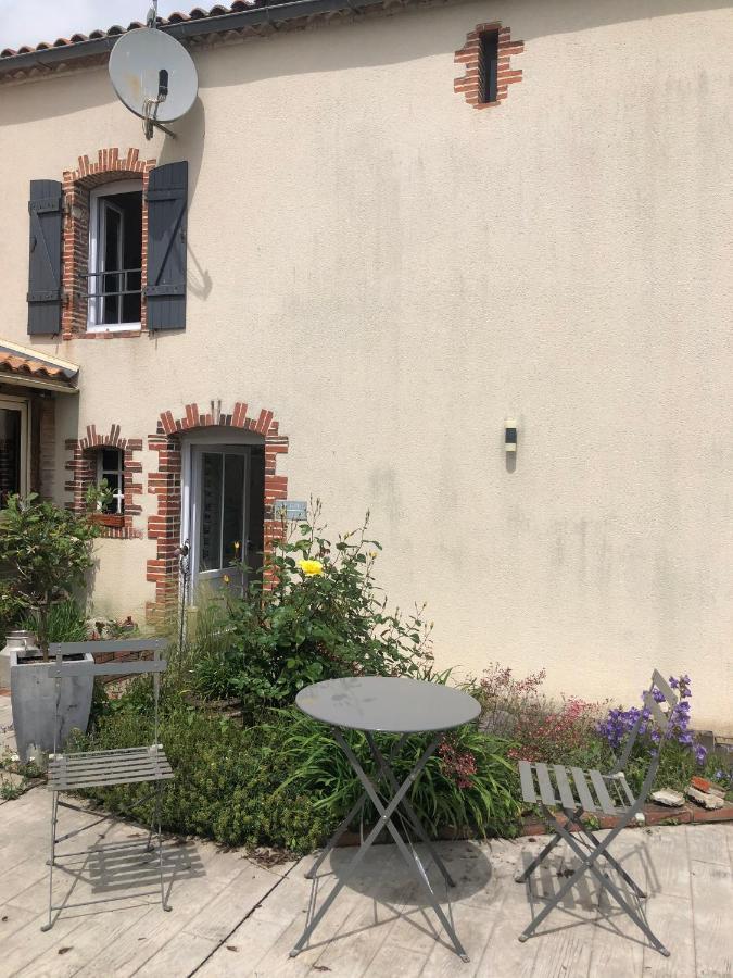 Chambre D'Hotes La Jonchere Les Herbiers Luaran gambar